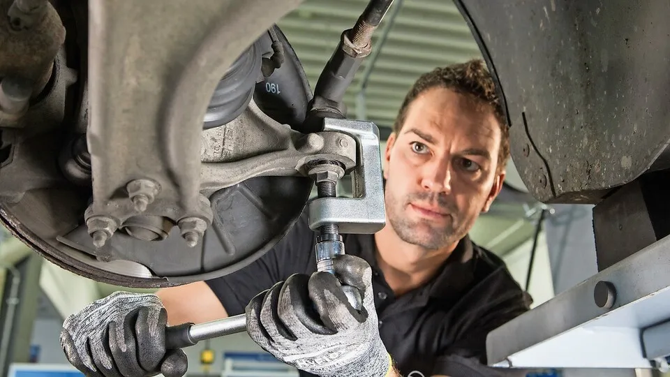 Reparaturbedarf: Werkstatt muss Kunden warnen