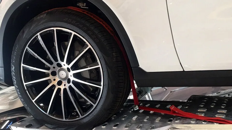 TÜV SÜD präsentiert Studie zur Ladungssicherung