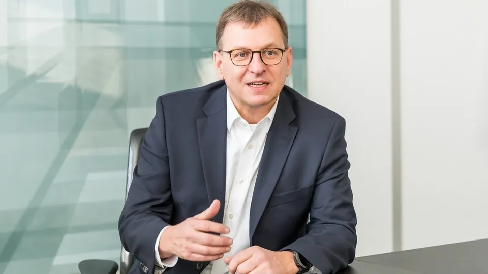 Armin Villinger, Generalbevollmächtigter der Volkswagen Leasing, im Gespräch mit bfp FUHRPARK & MANAGEMENT.