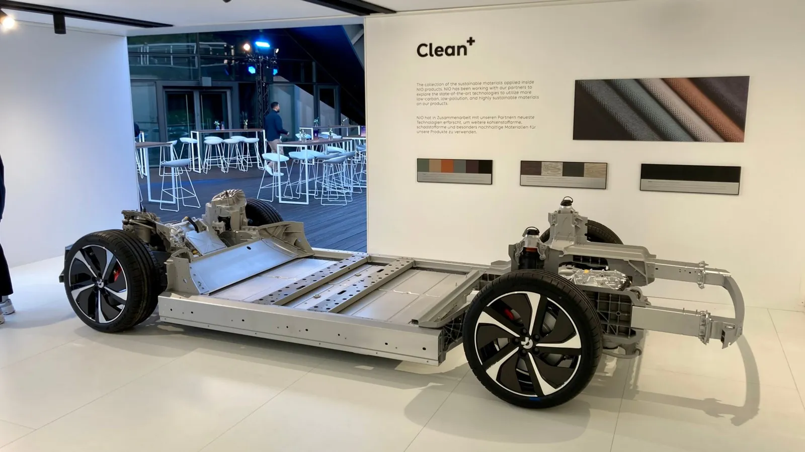 Zwischen einem 75- und 100-kWh-Akku können Nio-Kundinnen und -Kunden zunächst wählen. 2023 folgt eine 150-kWh-Variante.