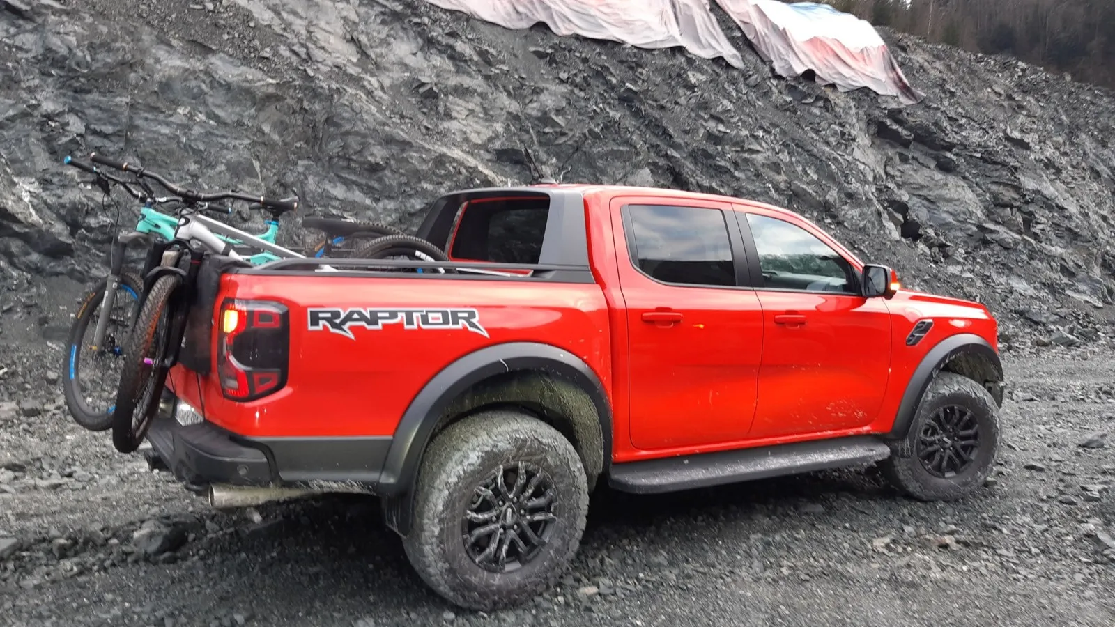 Der neue Dreiliter-V6-Benziner im Ranger Raptor mobilisiert 292 PS.