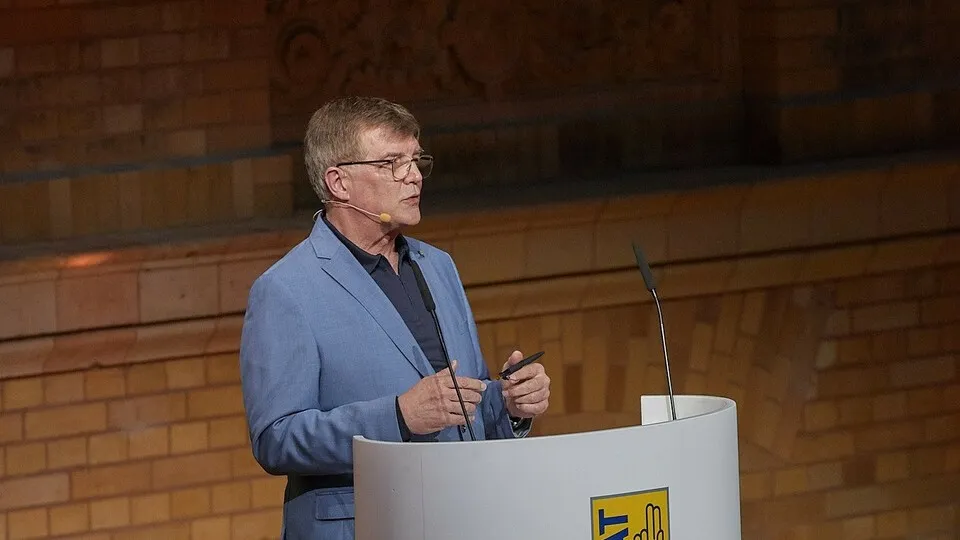 DAT-Geschäftsführer Jens Nietzschmann und sein Team begrüßten in Berlin rund 700 Gäste zur Präsentation des DAT-Reports.