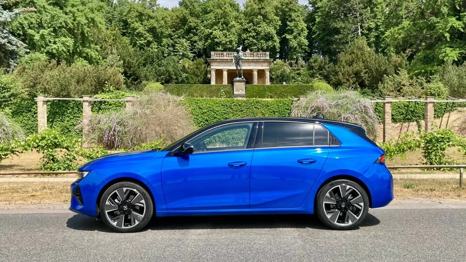 Jetzt auch vollelektrisch: 156 PS leistet der neue Opel Astra Electric.
