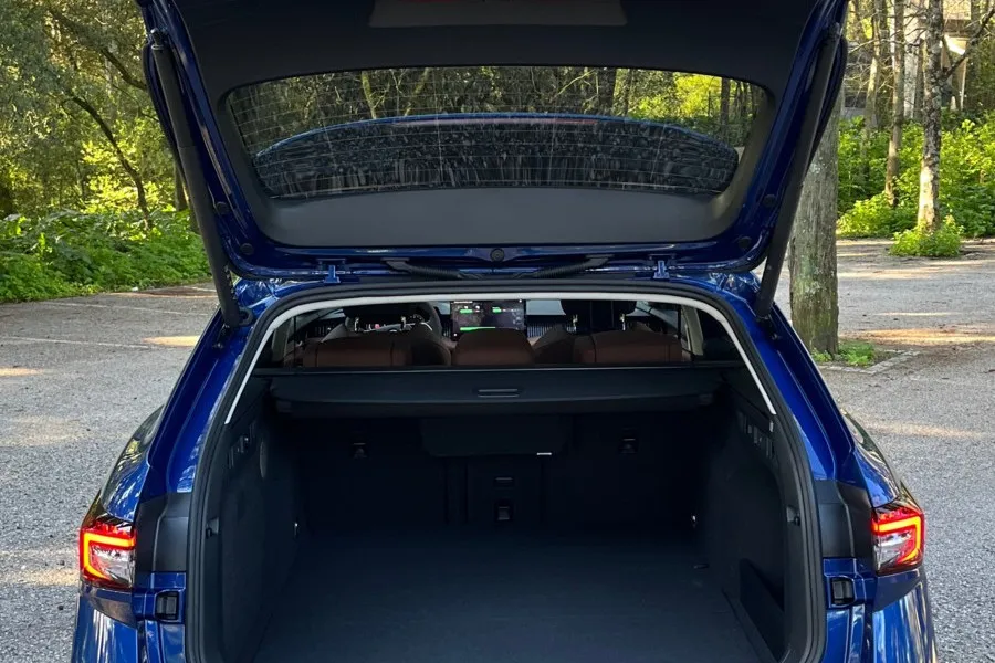 Der Skoda Superb Combi 1.5 TSI PHEV (204 PS), Selection.
