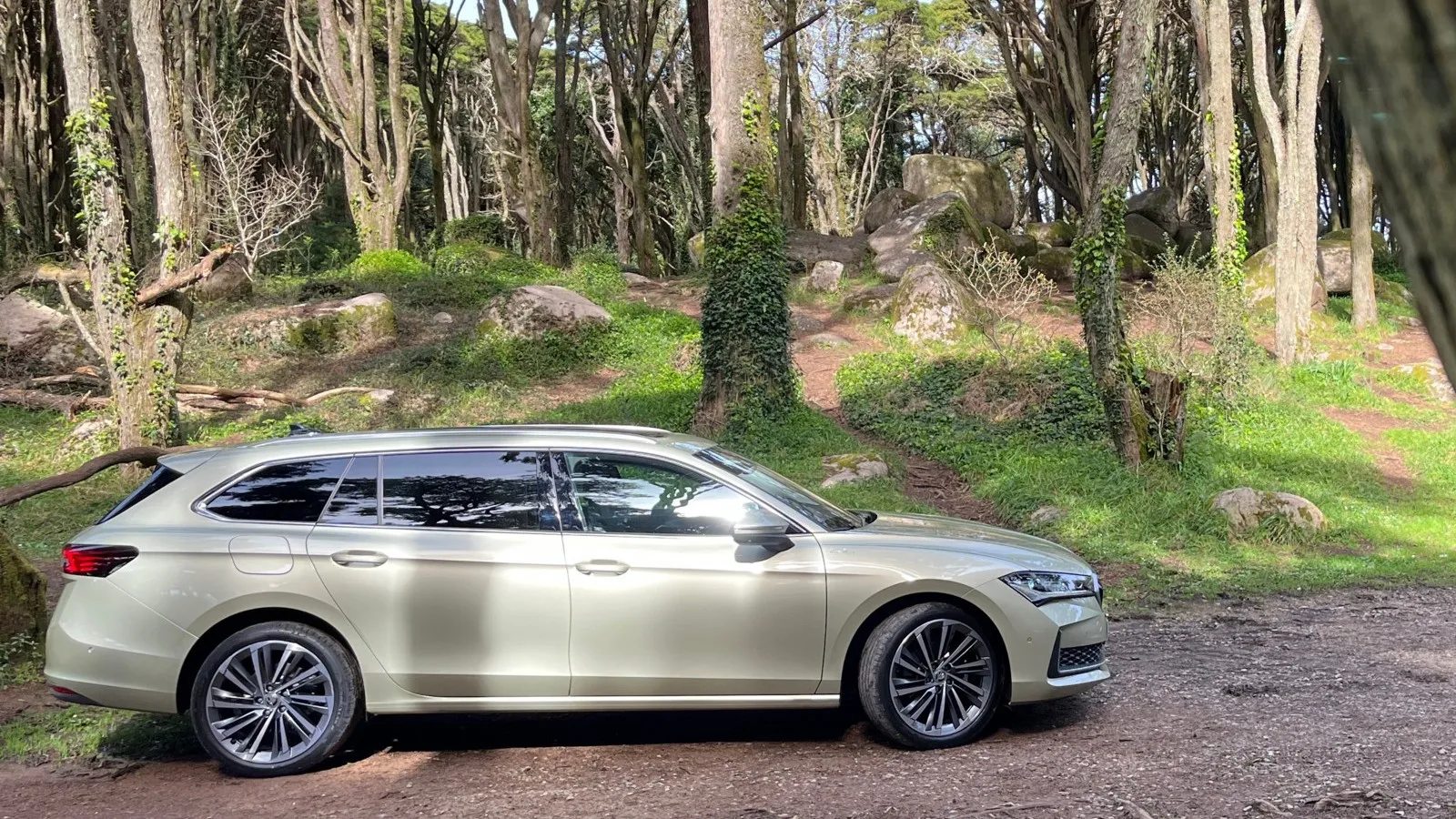 Der Skoda Superb Combi 2.0 TDI (150 PS), Laurin & Klement.