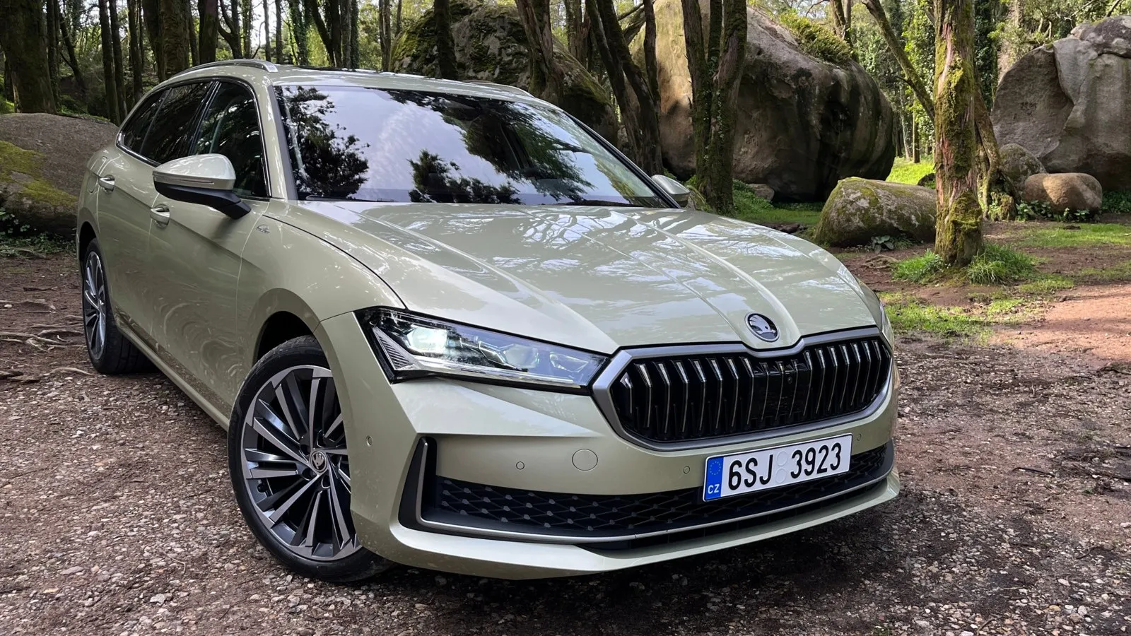 Der Skoda Superb Combi 2.0 TDI (150 PS), Laurin & Klement.