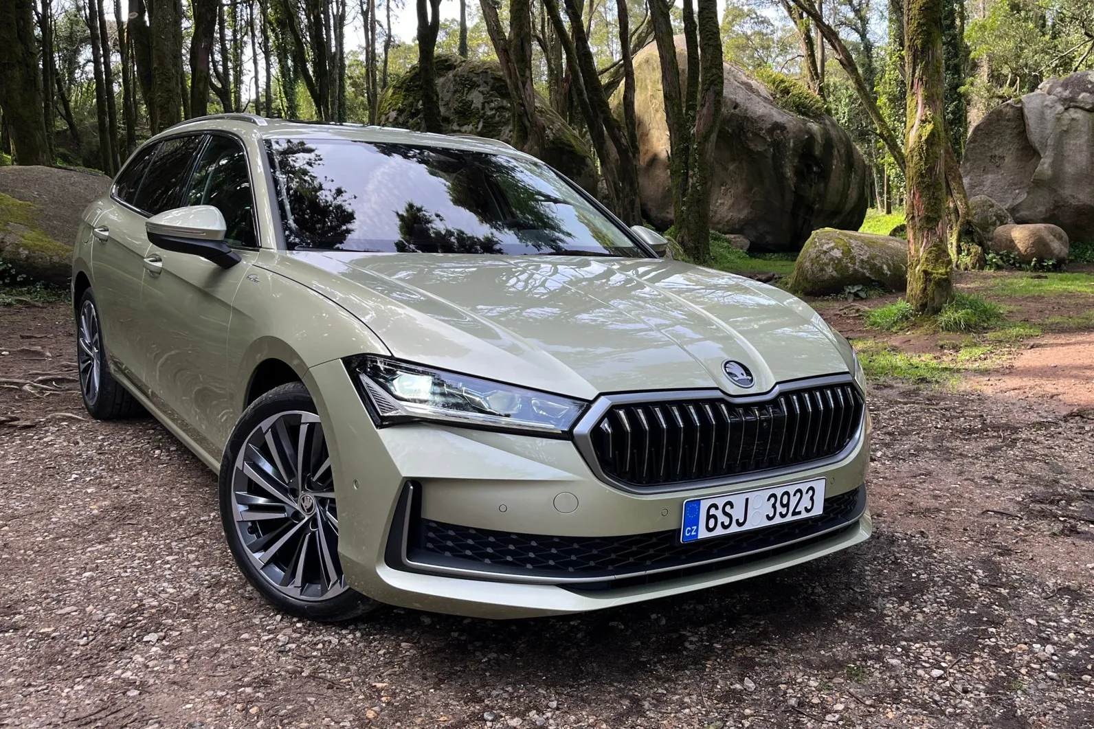 Der Skoda Superb Combi 2.0 TDI (150 PS), Laurin & Klement.
