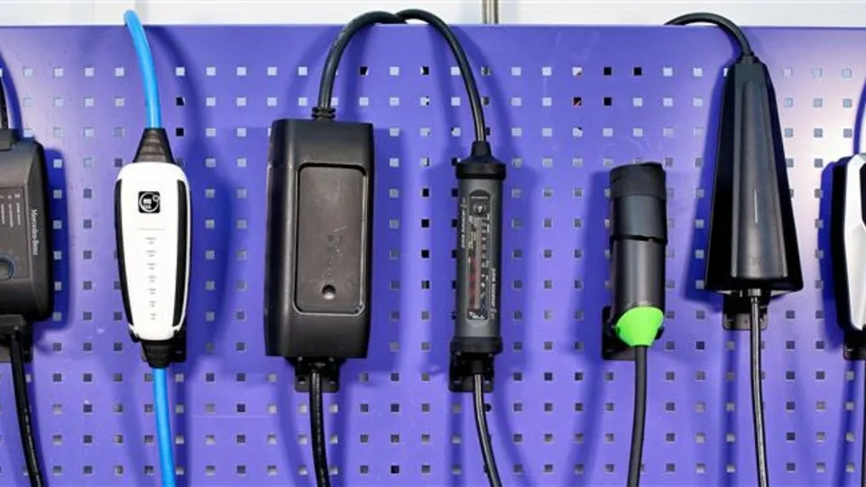 Mobile Wallboxen im Test: Der ADAC bewertet 6 von 7 Kandidaten mit „gut“.