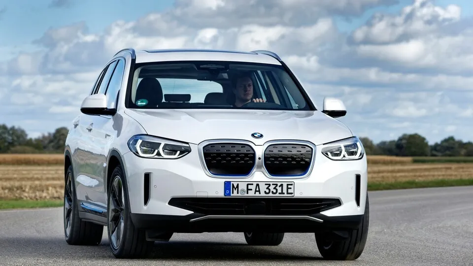 BMW X3: als iX3 fährt er elektrisch