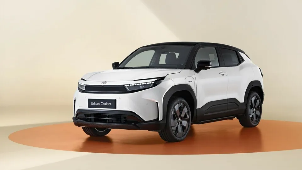 Der Toyota Urban Cruiser ist ein batterieelektrisches Kompakt-SUV, das mit kraftvollem Design, geräumigem Innenraum, moderner Technik und vielseitigen Antriebsoptionen überzeugt.