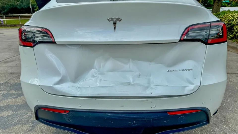 Die neue LendingTree-Studie enthüllt: Tesla, Ram und Subaru haben 2024 die höchsten Vorfallquoten im Straßenverkehr.