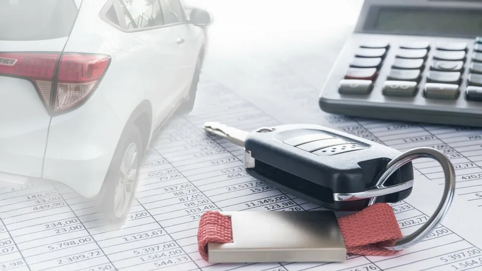 Dienstwagenprivileg: Wer jetzt draufzahlt! Die 2025er Änderungen treffen vor allem Fahrer von Verbrennern und Plug-in-Hybriden – alle Details zu den neuen Kosten und Steuern.