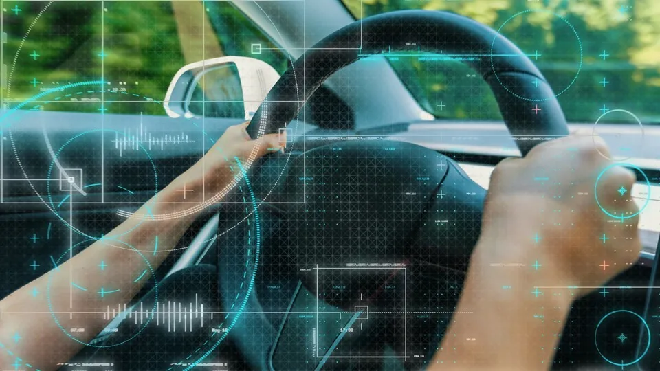Tesla-Fahrer berichten von unerwarteten Notbremsungen – das KBA untersucht nun die Sicherheitssysteme des Elektrofahrzeugs.