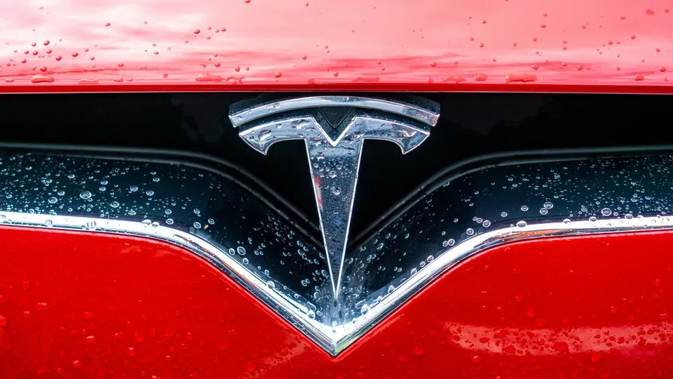 Teslas Geschäftsmodell stützt sich nicht nur auf Elektroautos, sondern auch auf milliardenschwere Einnahmen aus dem Verkauf von CO2-Zertifikaten.