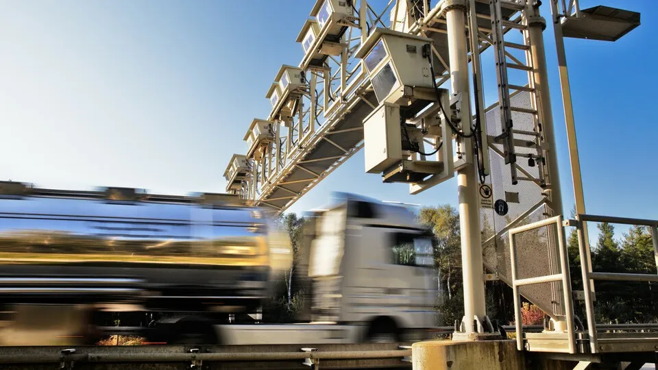 Die neue Berechnungsgrundlage macht die Maut für Lkw in Deutschland teurer.