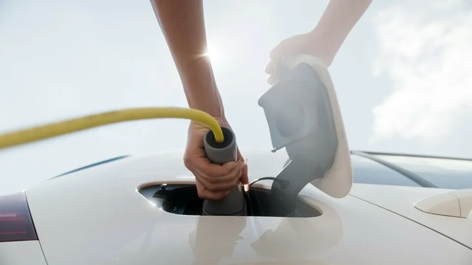 E-Auto-Boom in Europa: Deutschland führt mit einem Plus von 53,5 % die Rangliste an – die Elektromobilität nimmt weiter Fahrt auf!