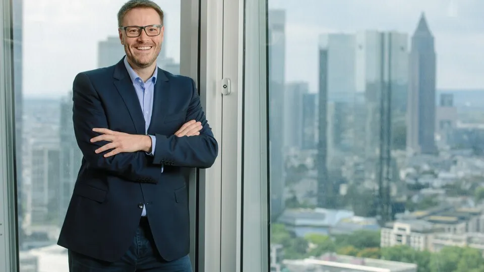 Alexander Schuh ist seit 2005 Inhaber und Geschäftsführer der Alexander Schuh GmbH. Mit moviqon unterstützt das Unternehmen bei Mobilitätsstrategien und Fuhrparkmanagement.
