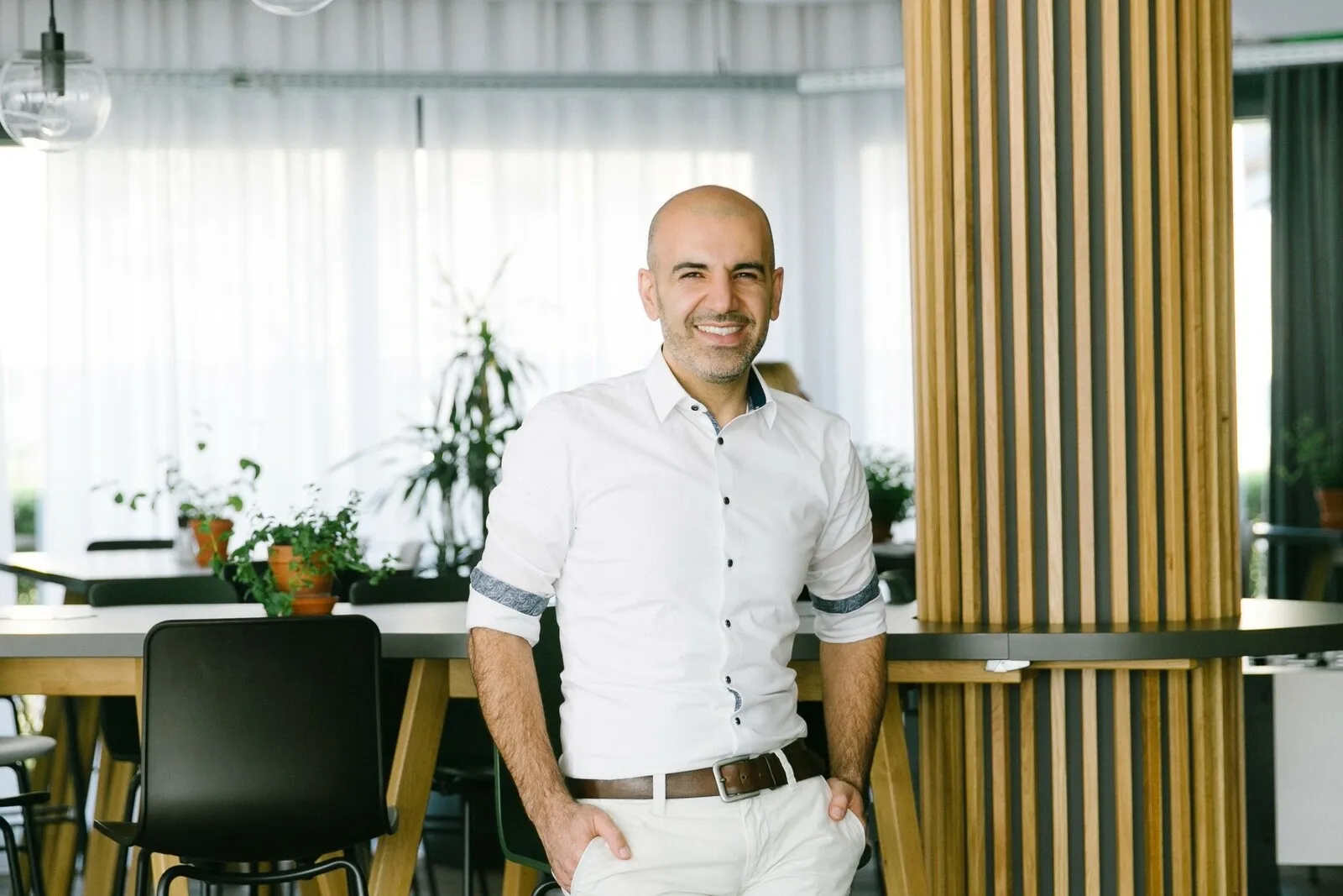 Amir Roughani, Gründer und Geschäftsführer von Carsync, sieht großes Potential in Fahrprofilanalysen zur Elektrifizierung des Fuhrparks.