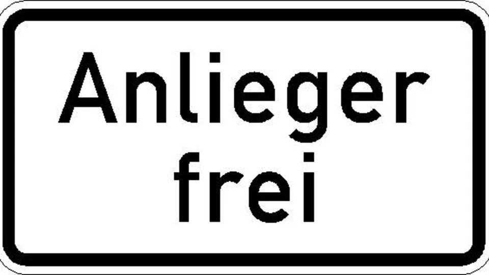Viele Autofahrer interpretieren dieses Schild je nach Gusto.