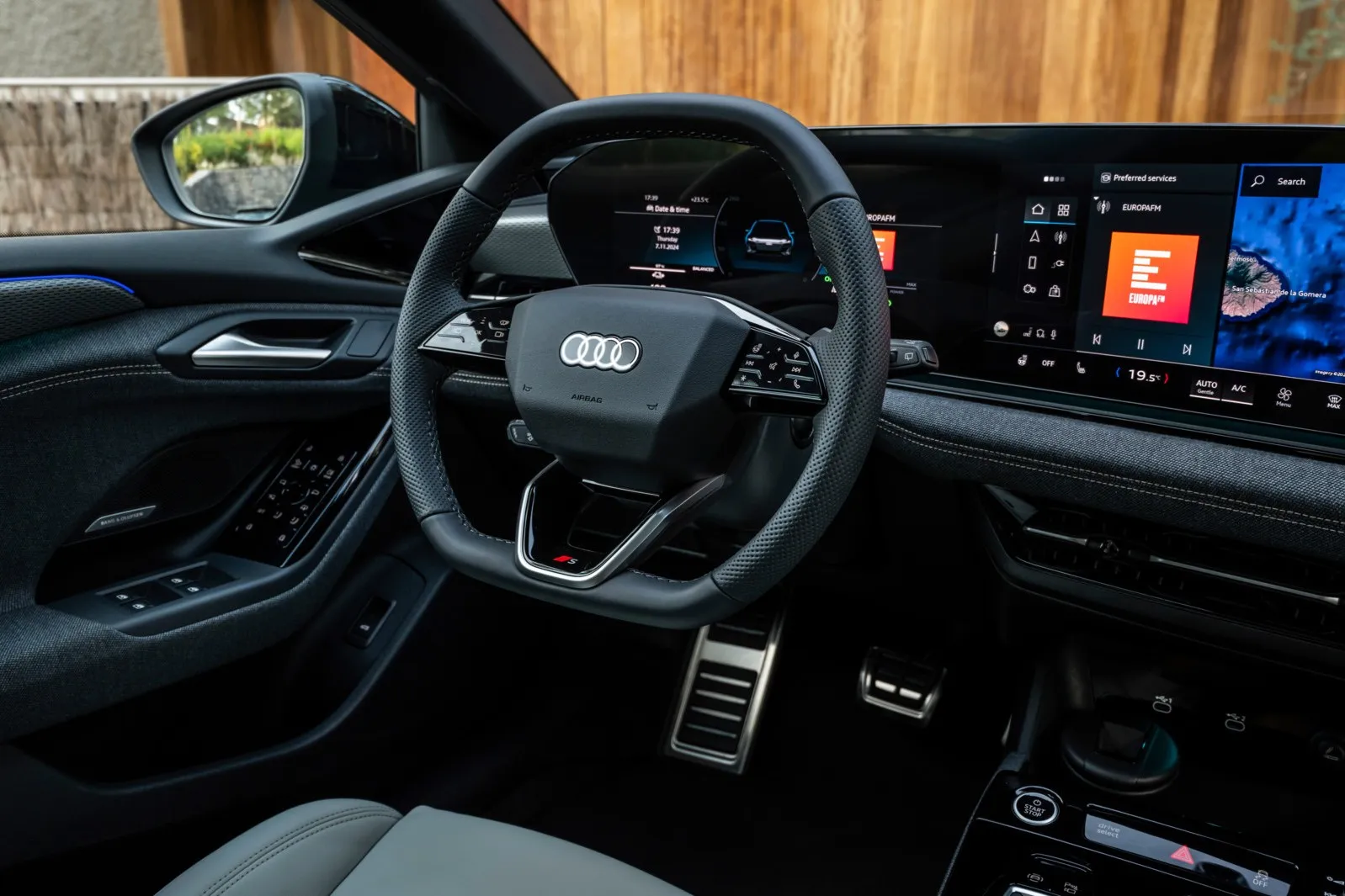 Audi gewohnt premium, so starten auch die Preise beim Sportsback mit kleiner Batterie bei 52.773 Euro.