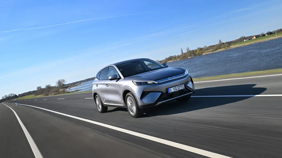 Kann sich sehen lassen: Der BYD Atto 3 Evo  kommt in einer komplett überarbeiteten Version daher.
