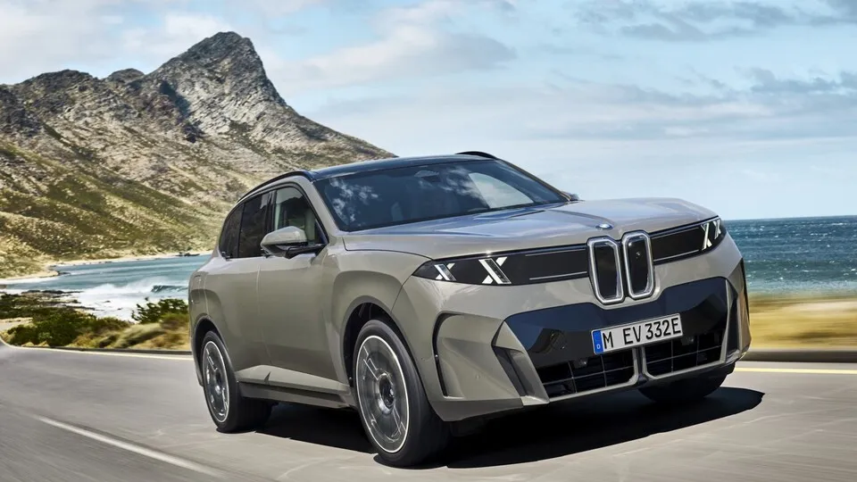 Große Akkus: Der BMW iX5 hat aktuell die größte Batterie aller E-Pkw.