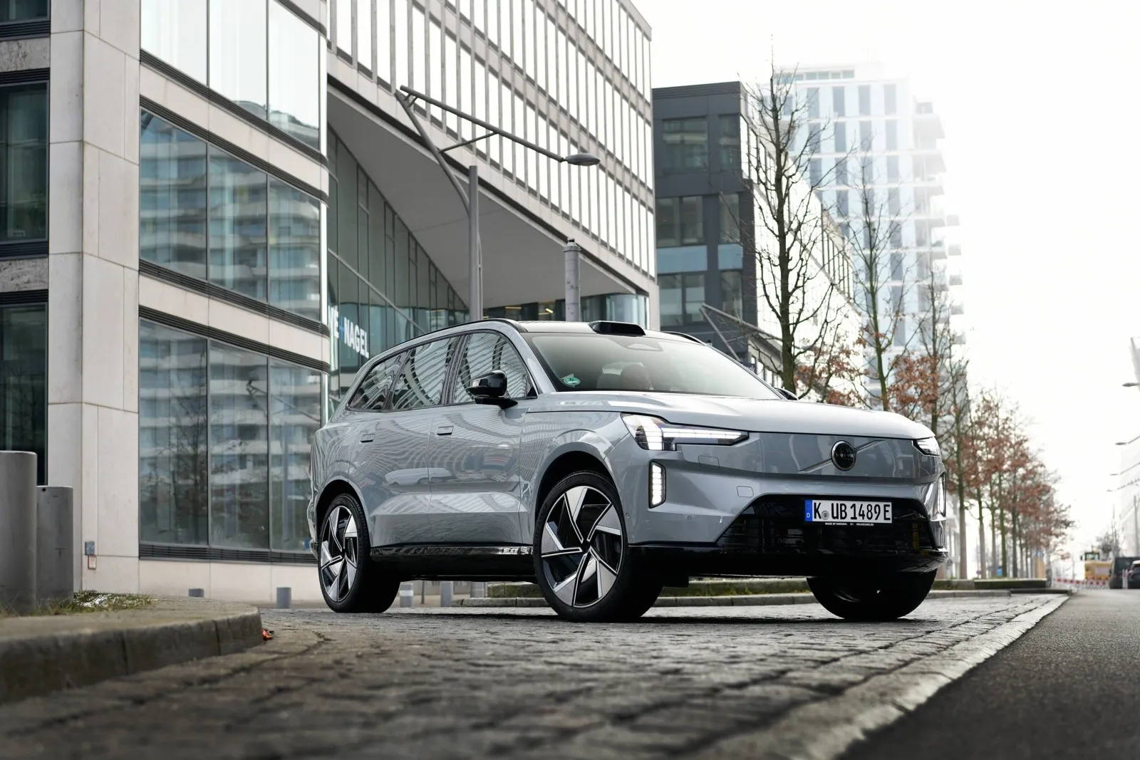 Der Volvo EX90 verzichtet auf Rekorde und konzentriert sich auf Raum und Komfort.