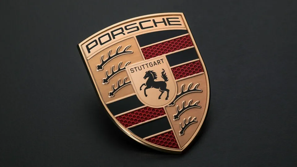 Porsche plant nicht nur die finanzielle Unterstützung, sondern auch den Erwerb einer signifikanten Beteiligung an Varta, insbesondere am Geschäftsfeld V4Drive Battery.