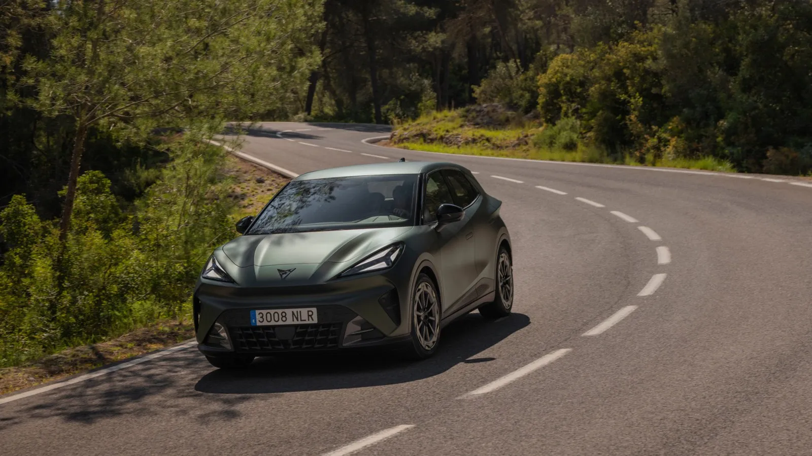 Das Fahrwerk des Cupra Raval VZ Extreme lässt sportlichste Kurvenfahrten zu.