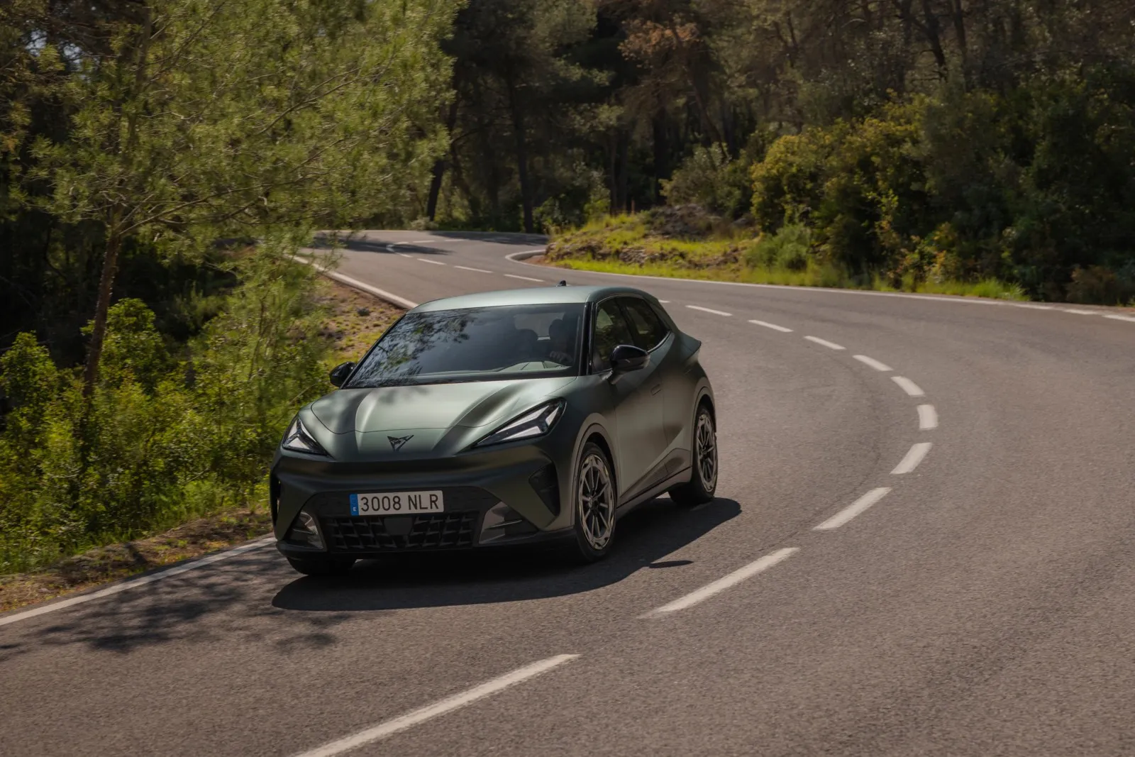 Das Fahrwerk des Cupra Raval VZ Extreme lässt sportlichste Kurvenfahrten zu.