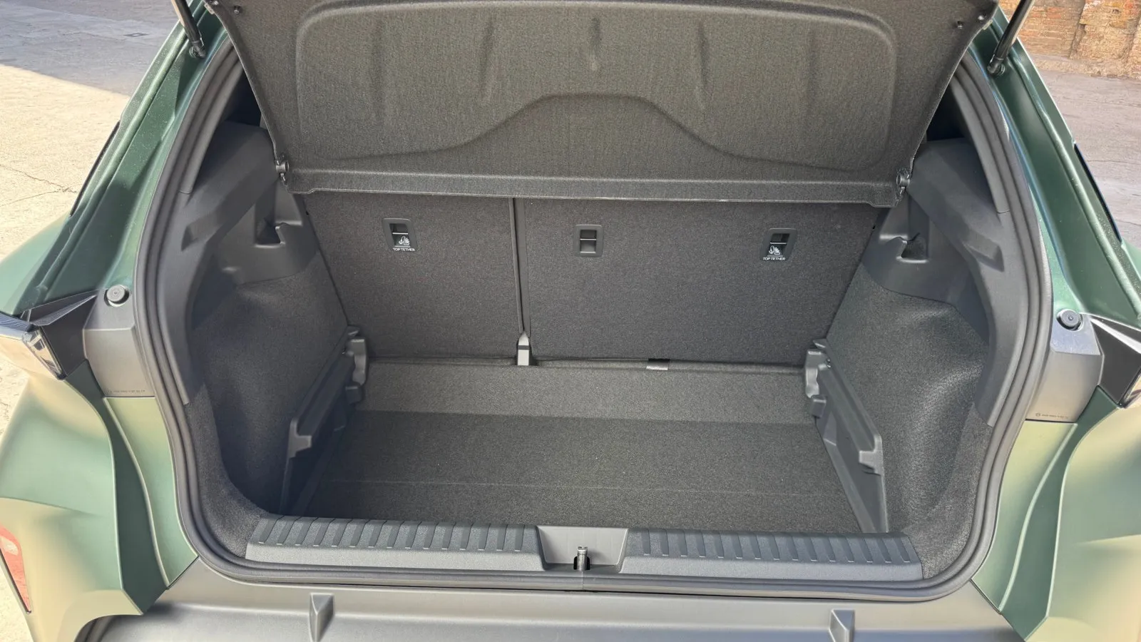 Der Kofferraum des Cupra Raval fasst stattliche 441 Liter.