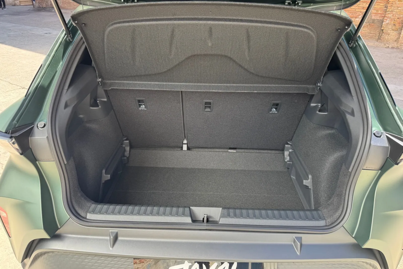 Der Kofferraum des Cupra Raval fasst stattliche 441 Liter.