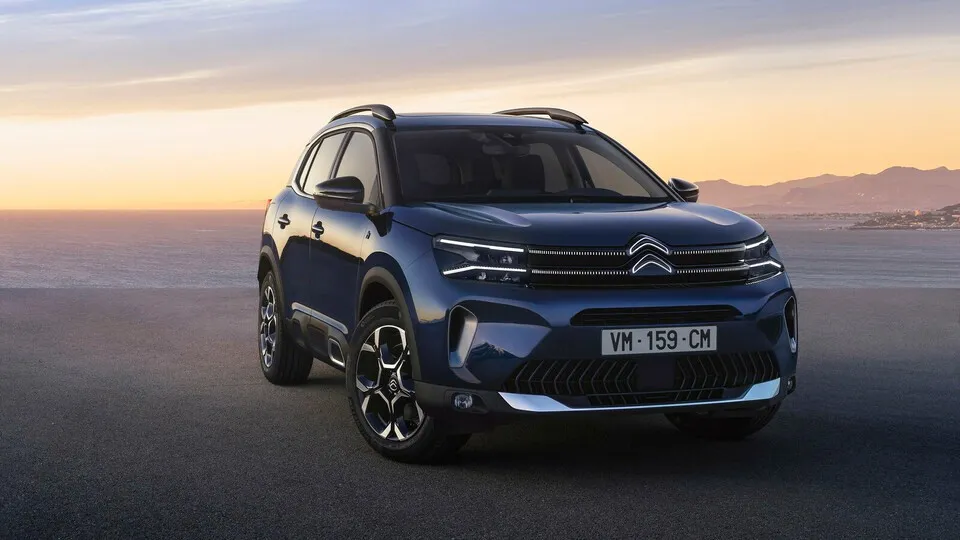 Der Citroen C5 Aircross wurde überarbeitet: Außen ist das SUV nun geschärft, innen klüger aufgebaut.