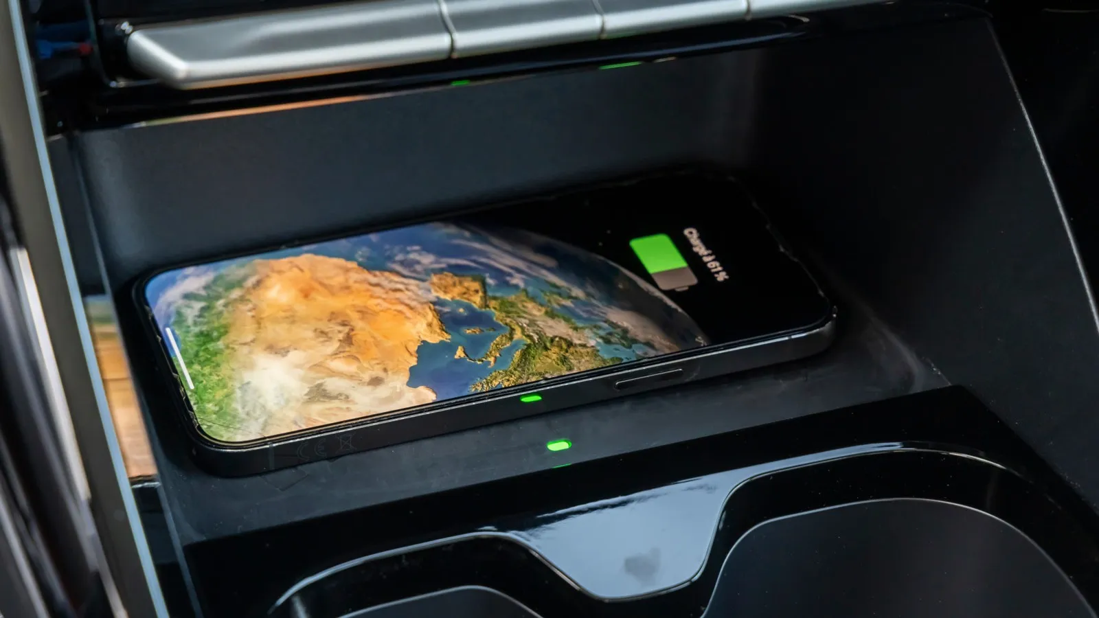 Nahtlose Integration von Smartphone und Navigation machen das Infotainment-System zum perfekten Begleiter für jede Reise