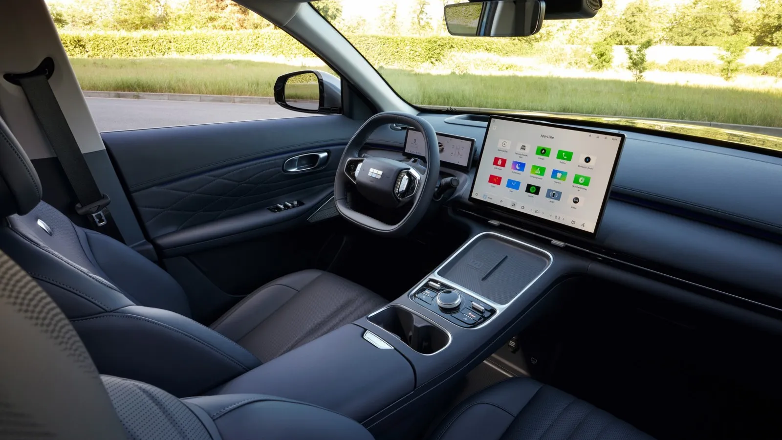 Im Starray EM-i haben die Designer die Mittelkonsole im Vergleich zum elektrischen E5 etwas anders gestaltet.