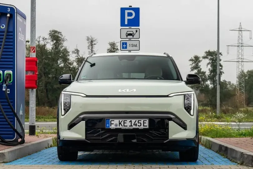 Europa steigert den Absatz elektrifizierter Fahrzeuge deutlich und gewinnt Marktanteile.