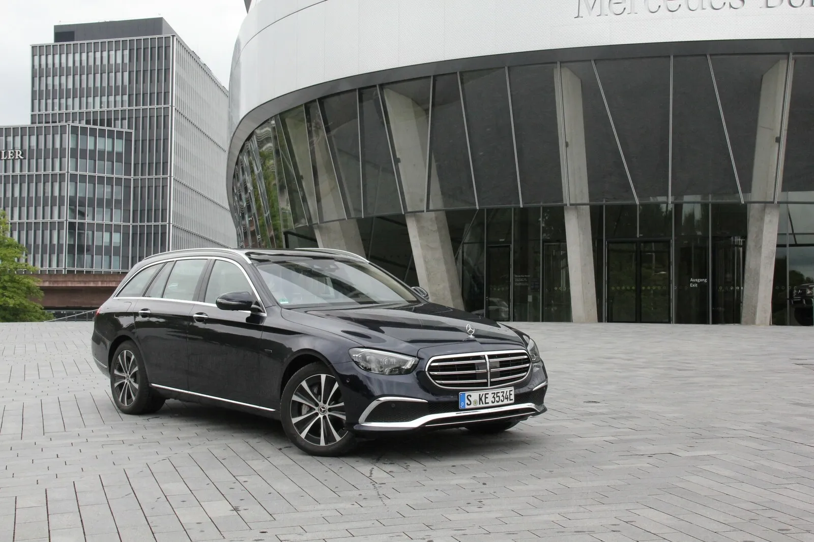 Der Mercedes-Benz E 200d T verursacht knapp 1.410 Euro Wartungskosten. Beim teuersten Schwaben in diesem Vergleich, dem E 300e T, sind es fast 1.560 Euro.