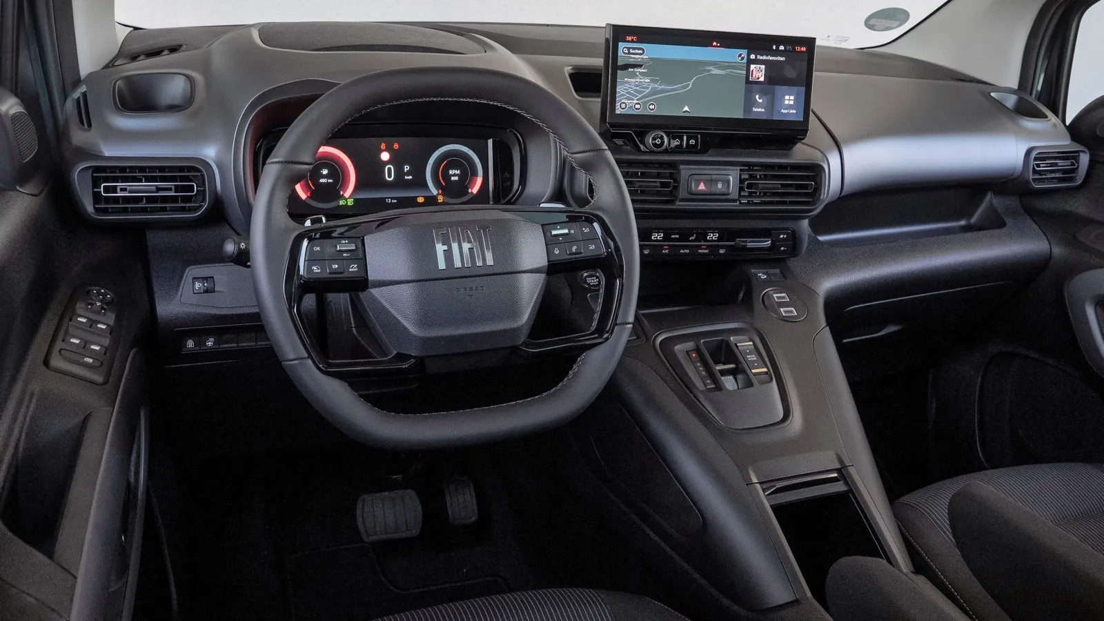Die Instrumentenanzeige im Fiat Qubo L ist eher schlicht gestaltet.
