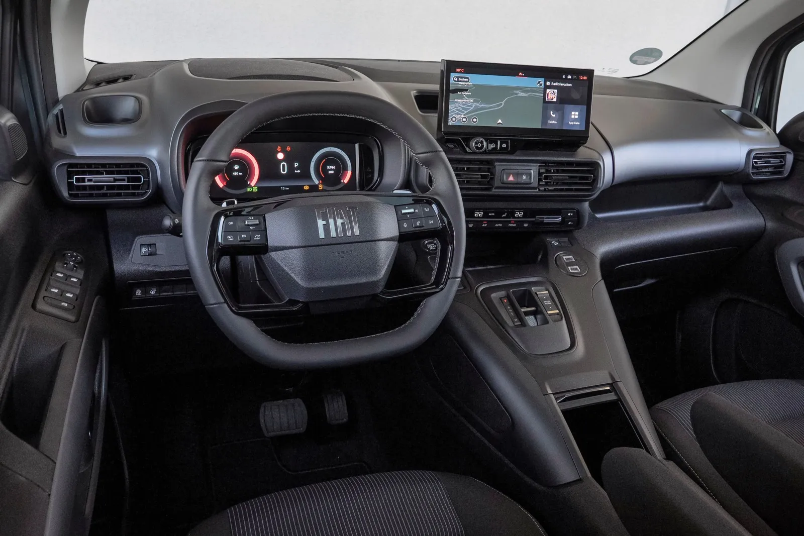 Die Instrumentenanzeige im Fiat Qubo L ist eher schlicht gestaltet.