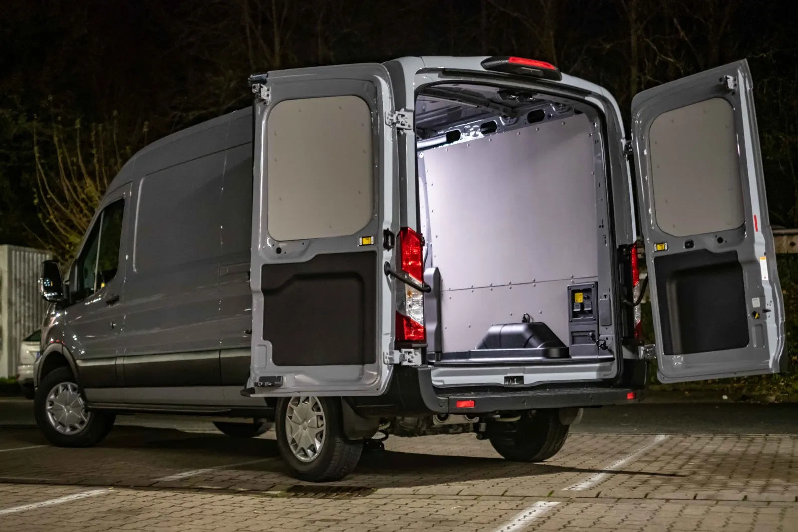 Mehr als 15 Kubikmeter finden im E-Transit maximal Platz. Unser L3H2 fasst immerhin elf Kubikmeter.
