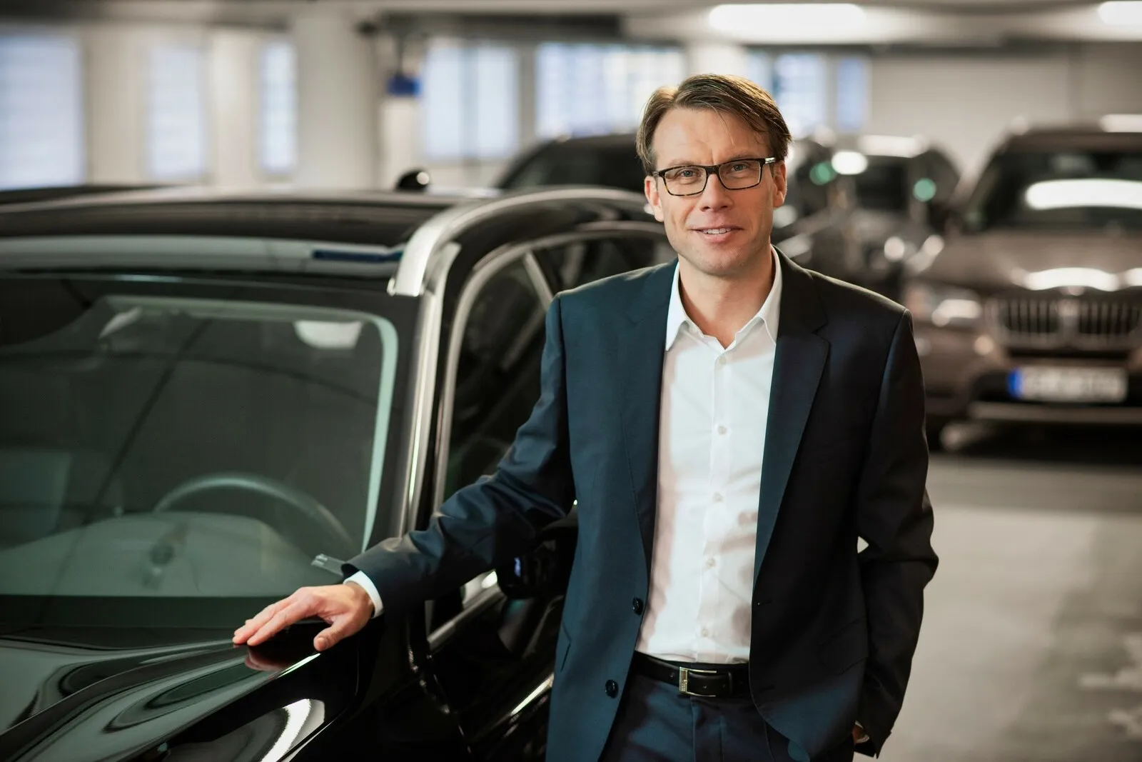 Frank Hägele, Mitglied der Geschäftsleitung Deutsche Leasing AG, Geschäftsfeld Mobility: „Beim Thema E-Mobilität ist Beratung gefragt. Vor allem bei Fahrzeugwahl, kombinierten Tank- und Ladekarten, Reporting, der Beantragung von Fördermitteln und dem Aufbau der entsprechenden Ladeinfrastruktur.