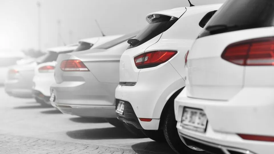 Eine Umfrage von Vimcar zeigt typische Probleme im Fuhrparkmanagement auf.