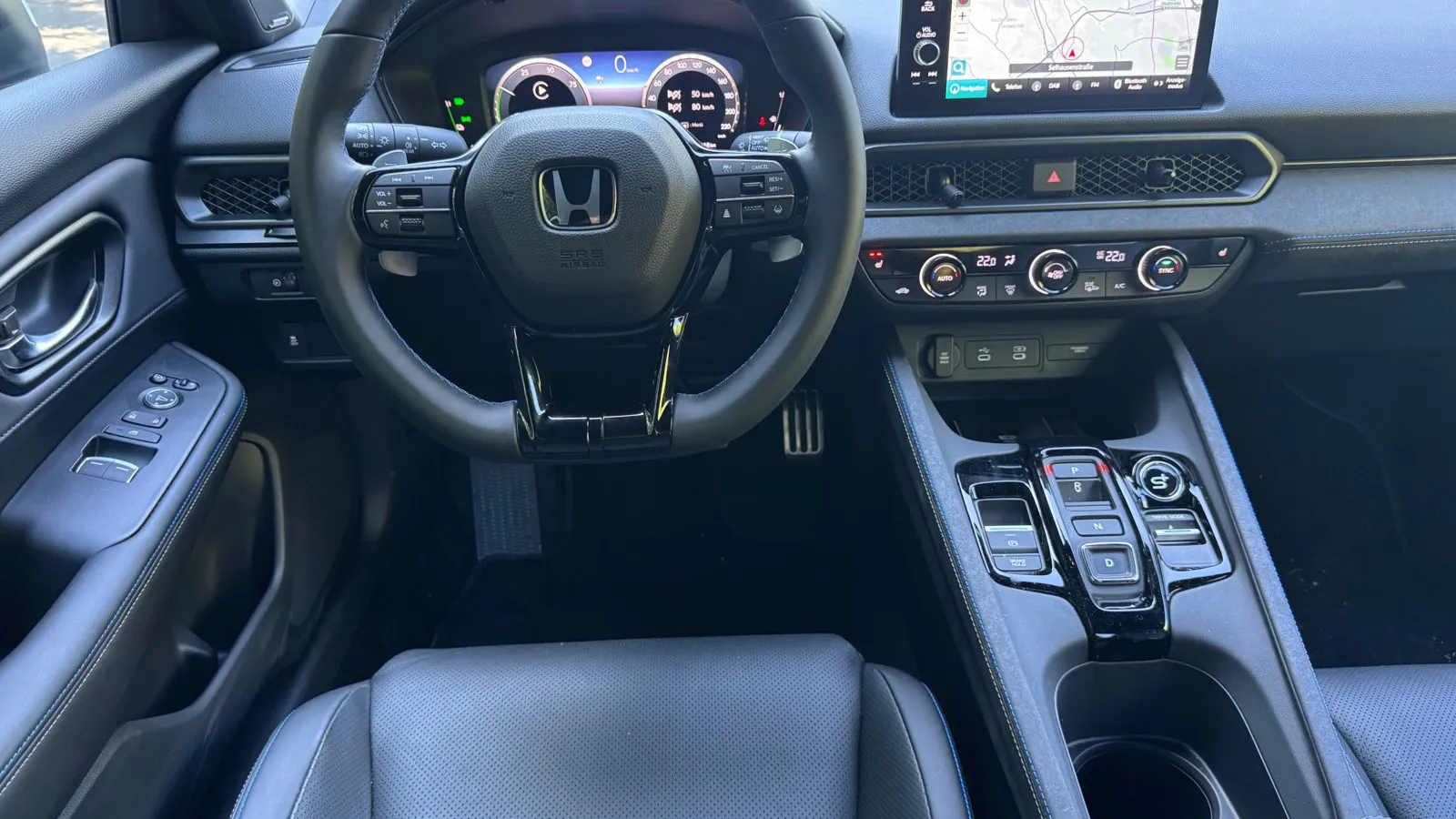 Eine digitale 10,2-Zoll-Instrumentenanzeige und ein neun Zoll großer Touchscreen prägen das Cockpit des Honda Prelude.