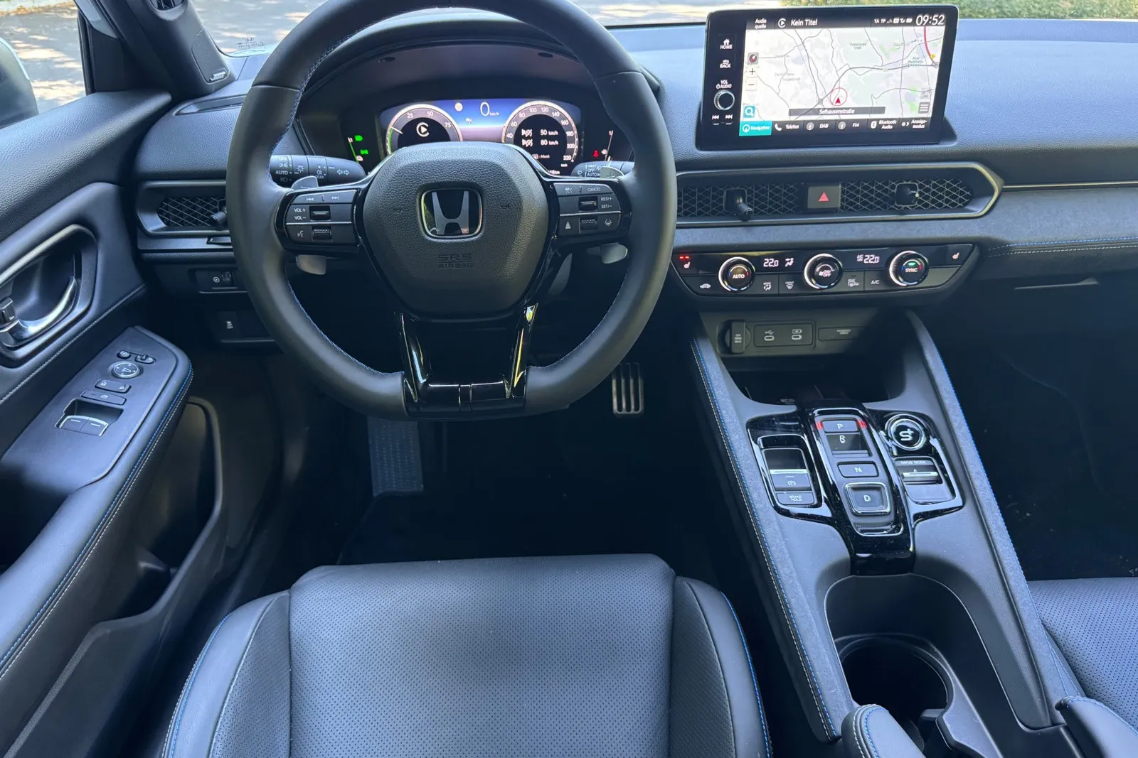 Eine digitale 10,2-Zoll-Instrumentenanzeige und ein neun Zoll großer Touchscreen prägen das Cockpit des Honda Prelude.