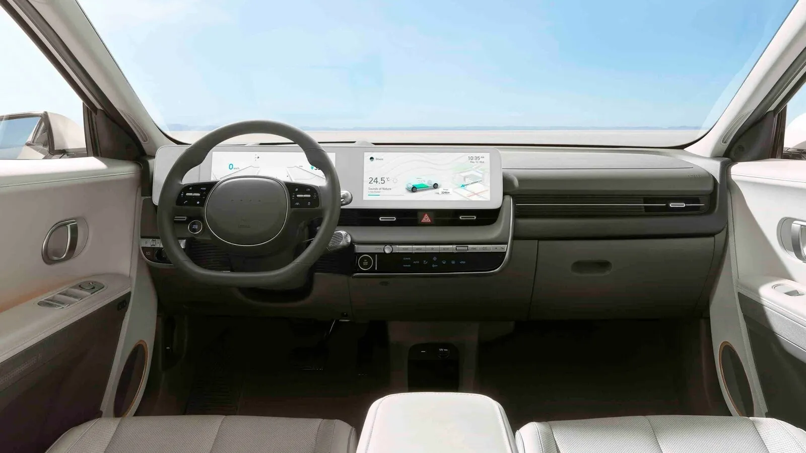 Nein, das ist keine Studie, sondern das finale Seriendesign des Ioniq 5, der zwei weiß gerahmte Riesendisplays bietet.