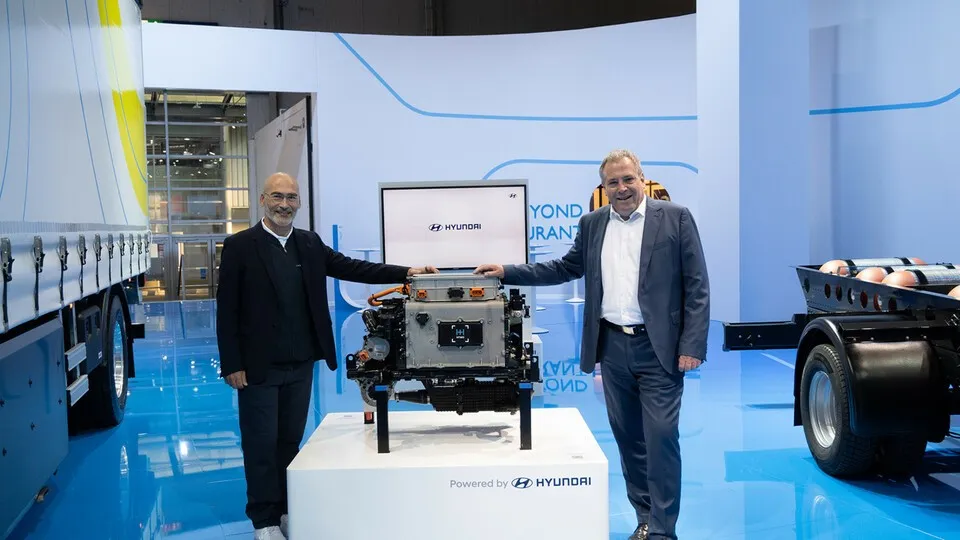 Auf der IAA Transportation präsentieren Iveco und Hyundai ihre Zusammenarbeit beim Thema Wasserstoff unter anderem im e-Daily FCEV.