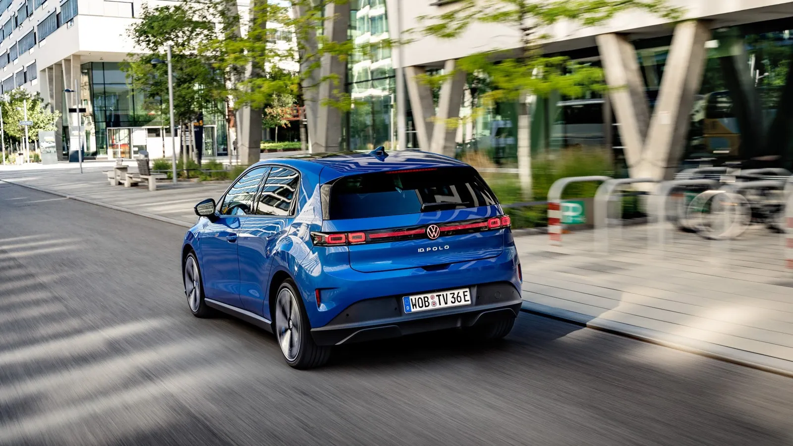 Im urbanen Umfeld fühlt sich der kompakte Elektro-Polo besonders wohl.