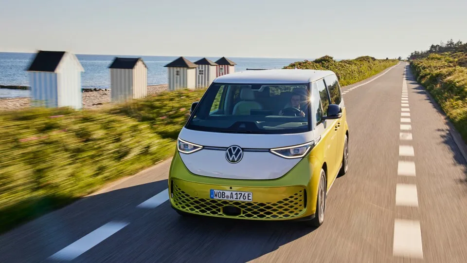 Dänemark und die Niederlande verlangen für E-Autos eine geringere Zulassungssteuer. In Deutschland fällt sie gar nicht an.