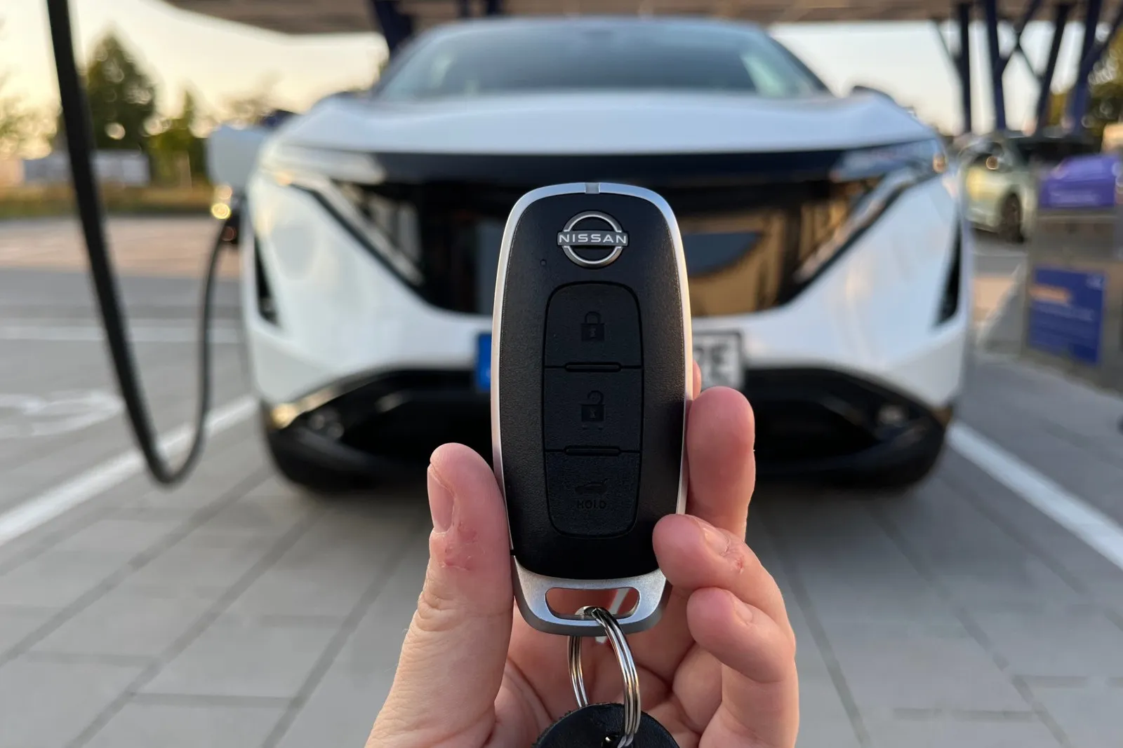 Mit Nissan CARE werden zusätzlich Anschlussgarantien und Wartungslösungen angeboten.