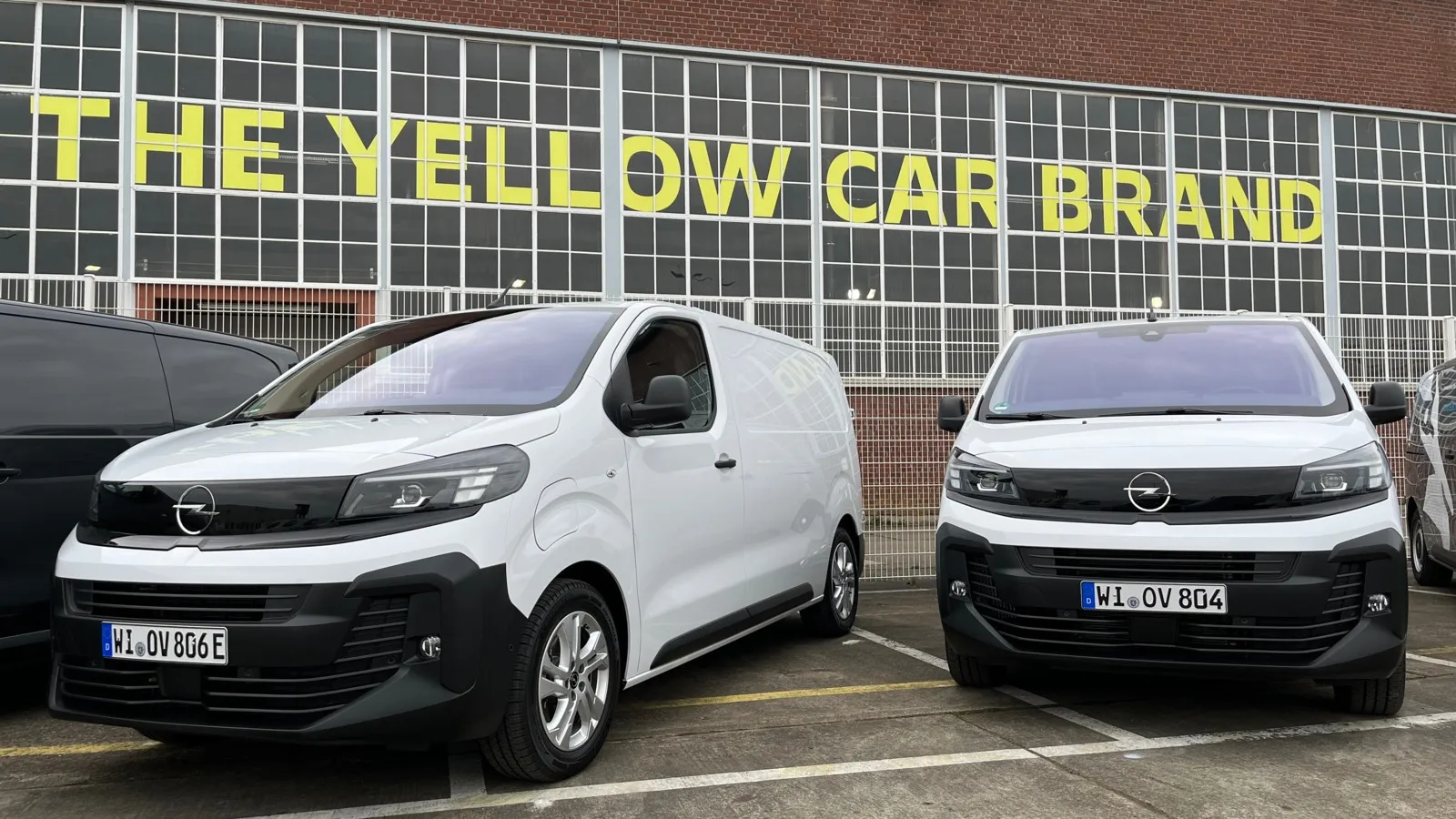 Der Opel Vivaro Electric und Vivaro als Diesel.